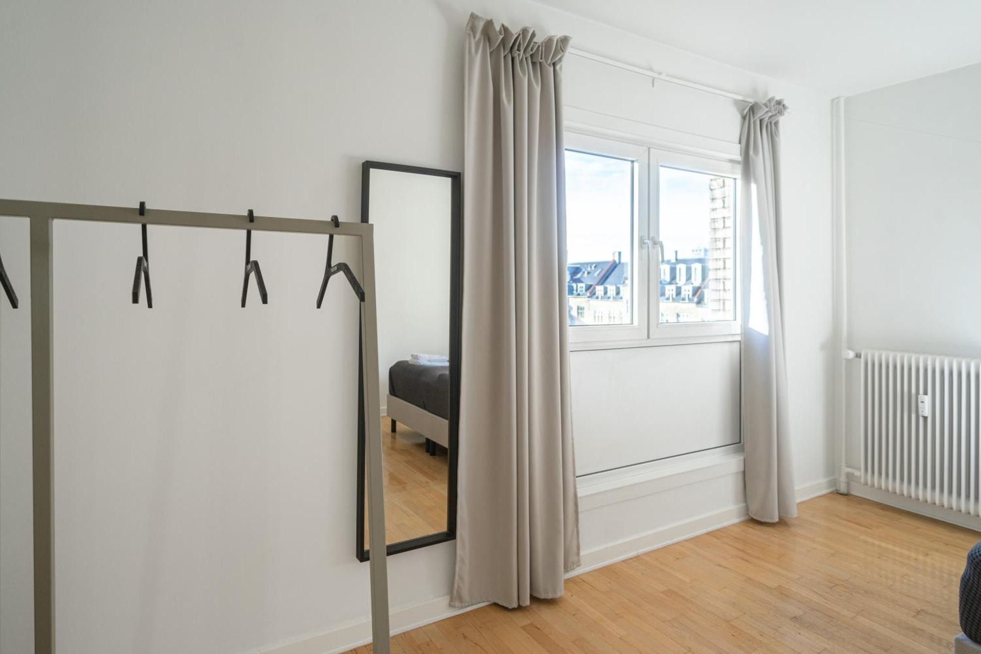 3-bed In Frederiksberg Location Lejlighed *